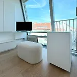 Modernes Im Zentrum Von *